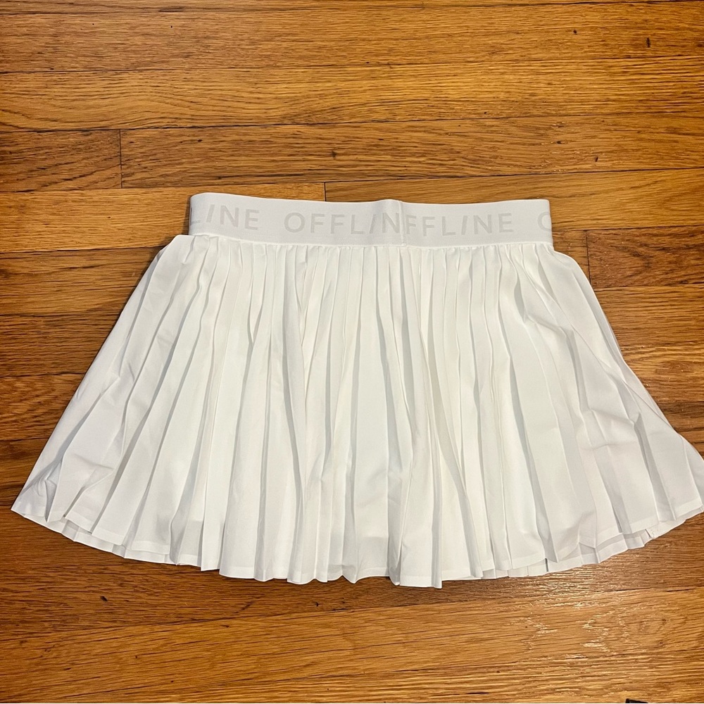 Aerie white pleated skort